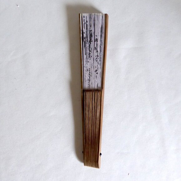 NEW JAPAN JAPANESE 8.25” KOI FISH CARP BAMBOO WOOD FOLDING HANDHELD FAN - Picture 3 of 8